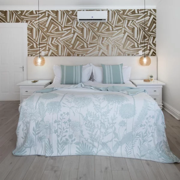 Haven & Earth Amanda Cotton Meadow Throw Haven & Earth Amanda Cotton Meadow Throw Eggshell/White